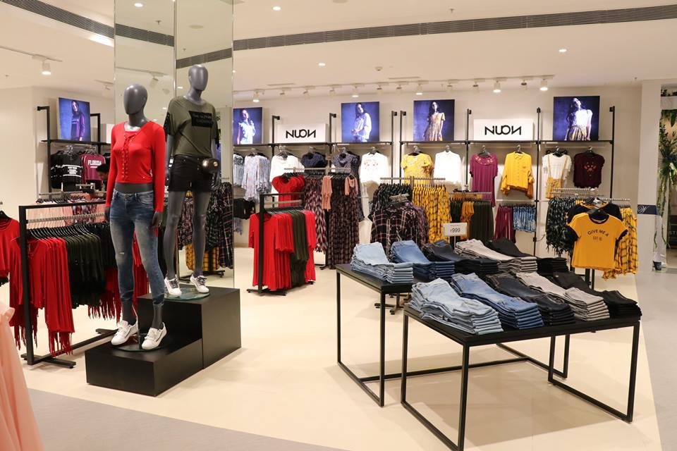 Trent Ltdはアパレルとアクセサリーを主力とする。