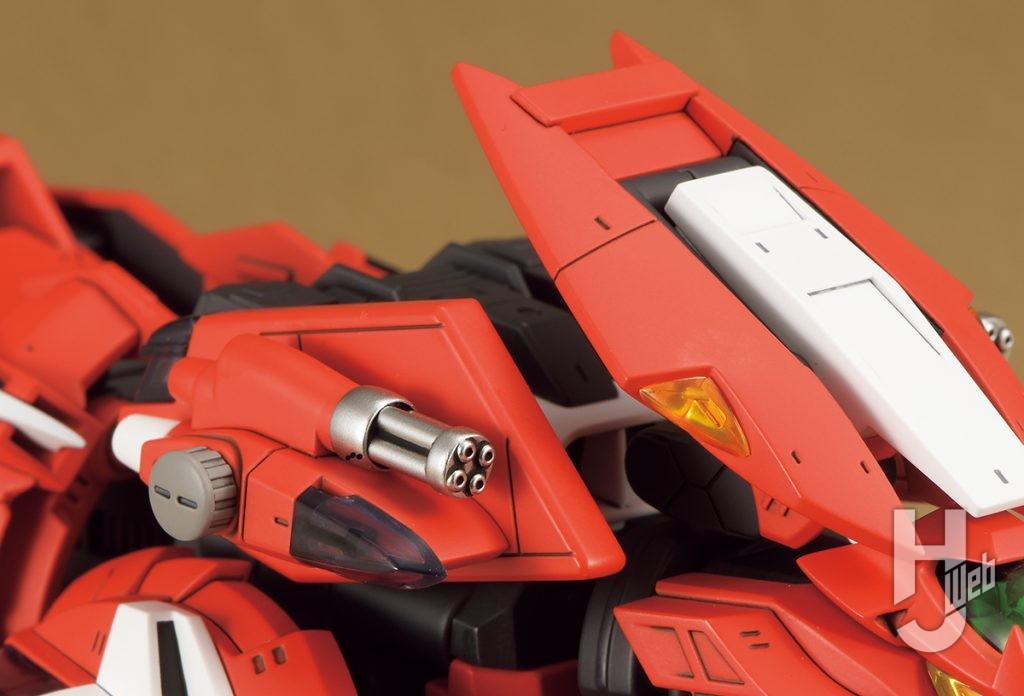 坂井晃製作「トリニティライガー」背中射撃武装