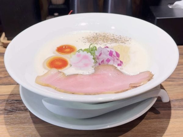 【南森町】天然素材100%のラーメンを提供する「ZENITH RA-MEN 日の丸」がオープン｜シティリビングWeb