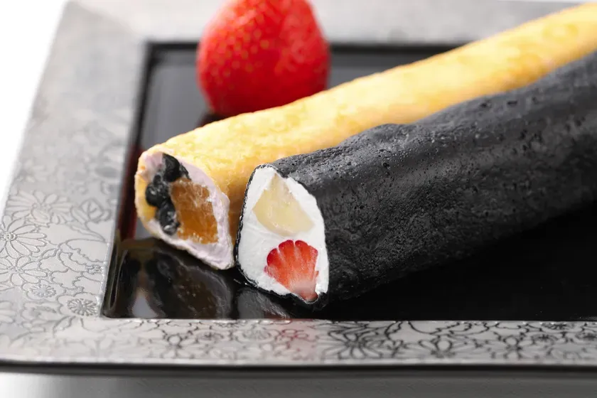 恵方巻クレープとイチゴ