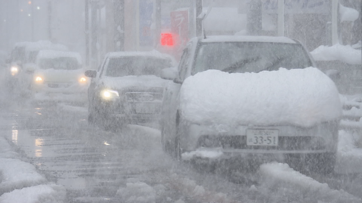 山形県内で積雪増加　大蔵村肘折215センチ（全国2位）　JR運休や空の便欠航も　大雪注意