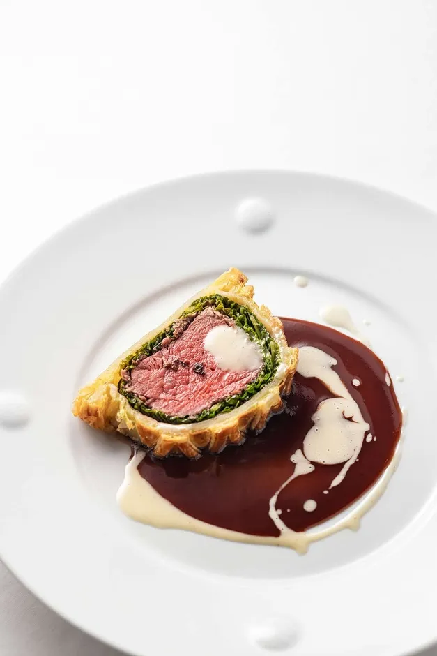 鳥取和牛のパイ包焼き