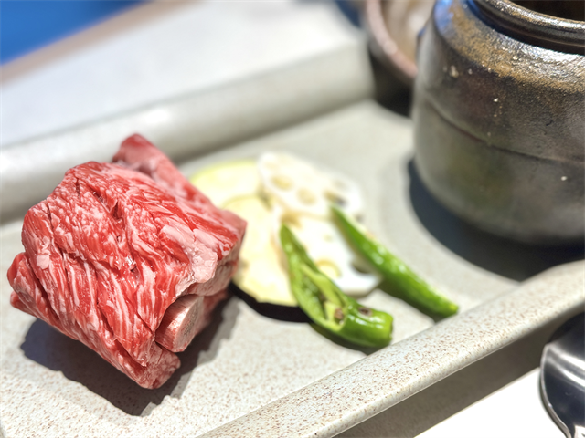 骨付きテーブル仕上げカルビ　焼く前