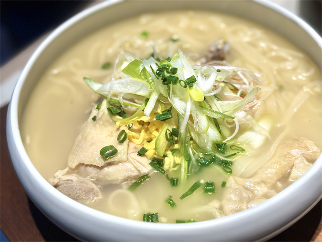 濃厚鶏だしカルグクスチャリム