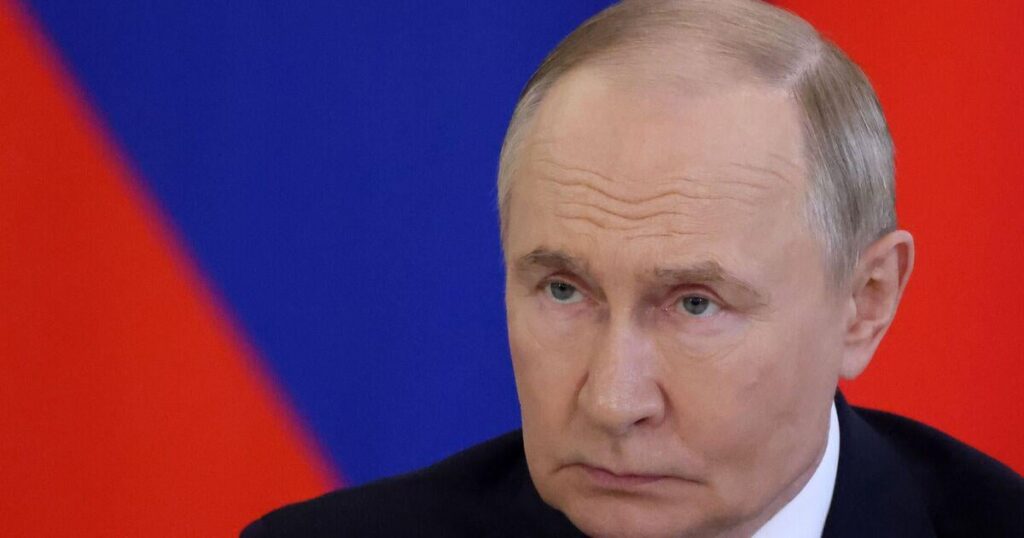 ウラジーミル・プーチン大統領、ウクライナのスパイがロシアを騙して37万ポンドを徴収され屈​​辱を受ける