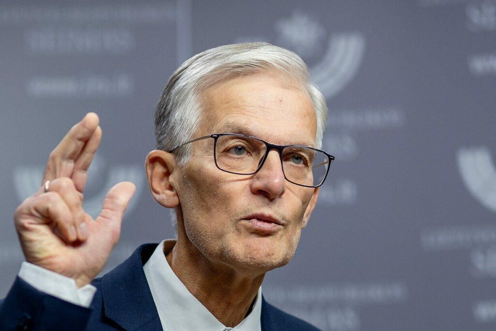 セイマス議員ジュリアス・サバトゥスカスの憲法裁判所判事への任命は憲法に矛盾する