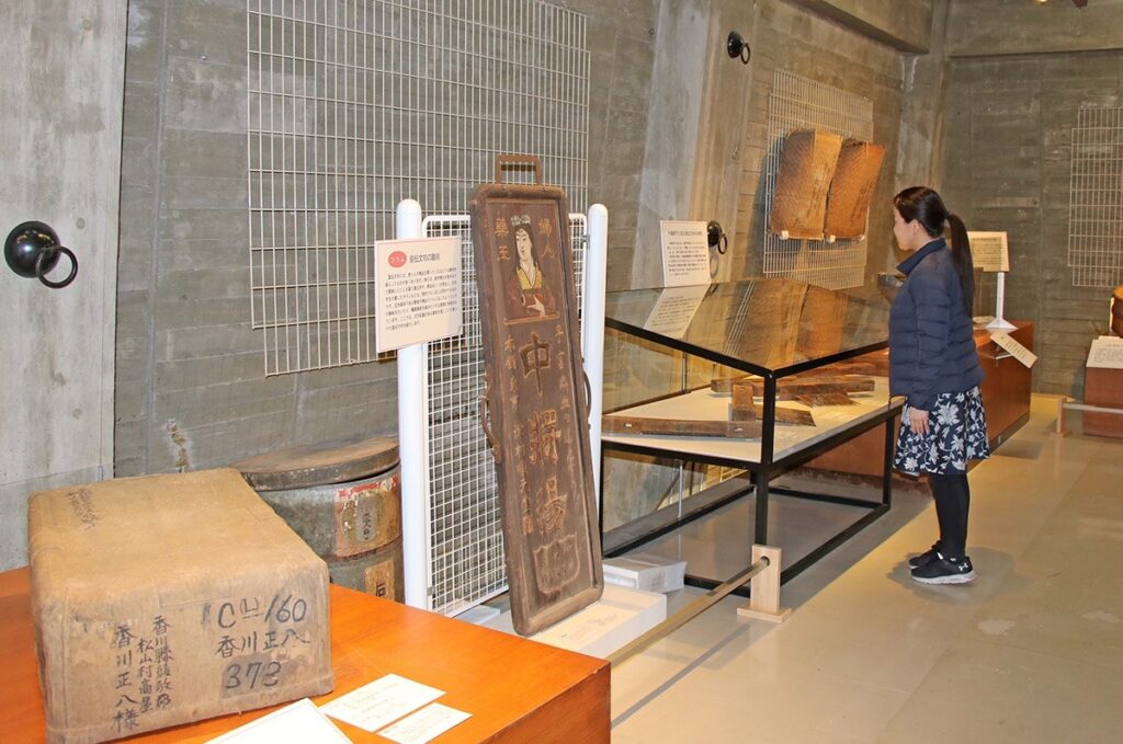 暮らしや文化“文字”で探る　瀬戸内海歴民が企画展　来月２３日まで　江戸～昭和の生活用具８０点 | ニュース | COOL KAGAWA