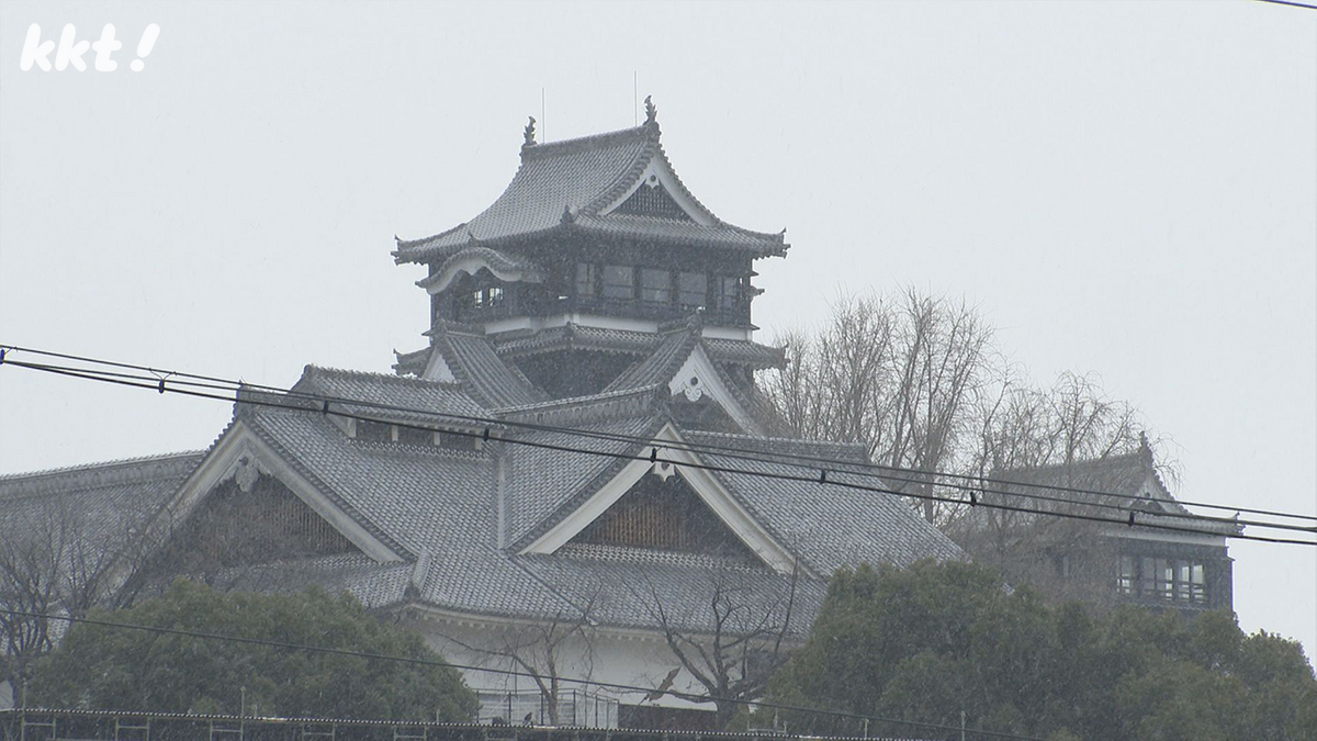 県内で明け方から雪　熊本市内もうっすら雪化粧