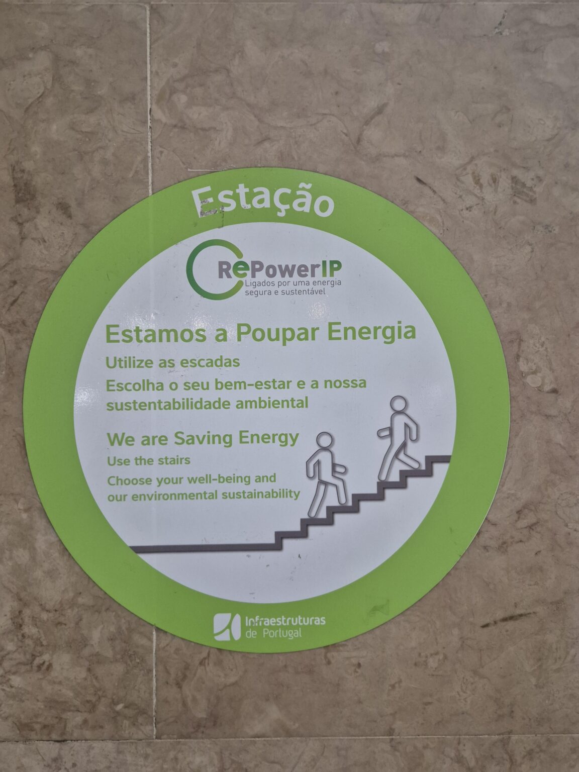 IPのFDP、エスカレーターのないロシオ、壊れたエレベーター、そして彼らはこれを設置する神経を持っています