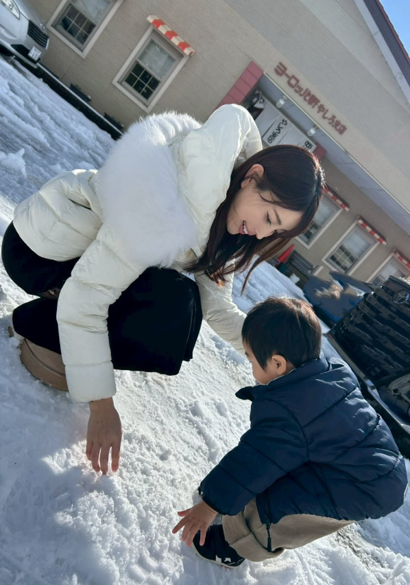 森咲智美、家族で過ごした年末年始を振り返る 夫・平沼翔太との穏やかな時間に | 話題の投稿 | スポーツブル (スポブル) 森咲智美、家族で過ごした年末年始を振り返る 夫・平沼翔太との穏やかな時間に | 話題の投稿 | スポーツブル (スポブル)