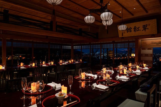 パーク ハイアット 京都 “落語” と和洋折衷の美食で堪能する風雅な春の一夜 ～「山荘 京大和」とのコラボレーションディナーイベント 『春宵会』～