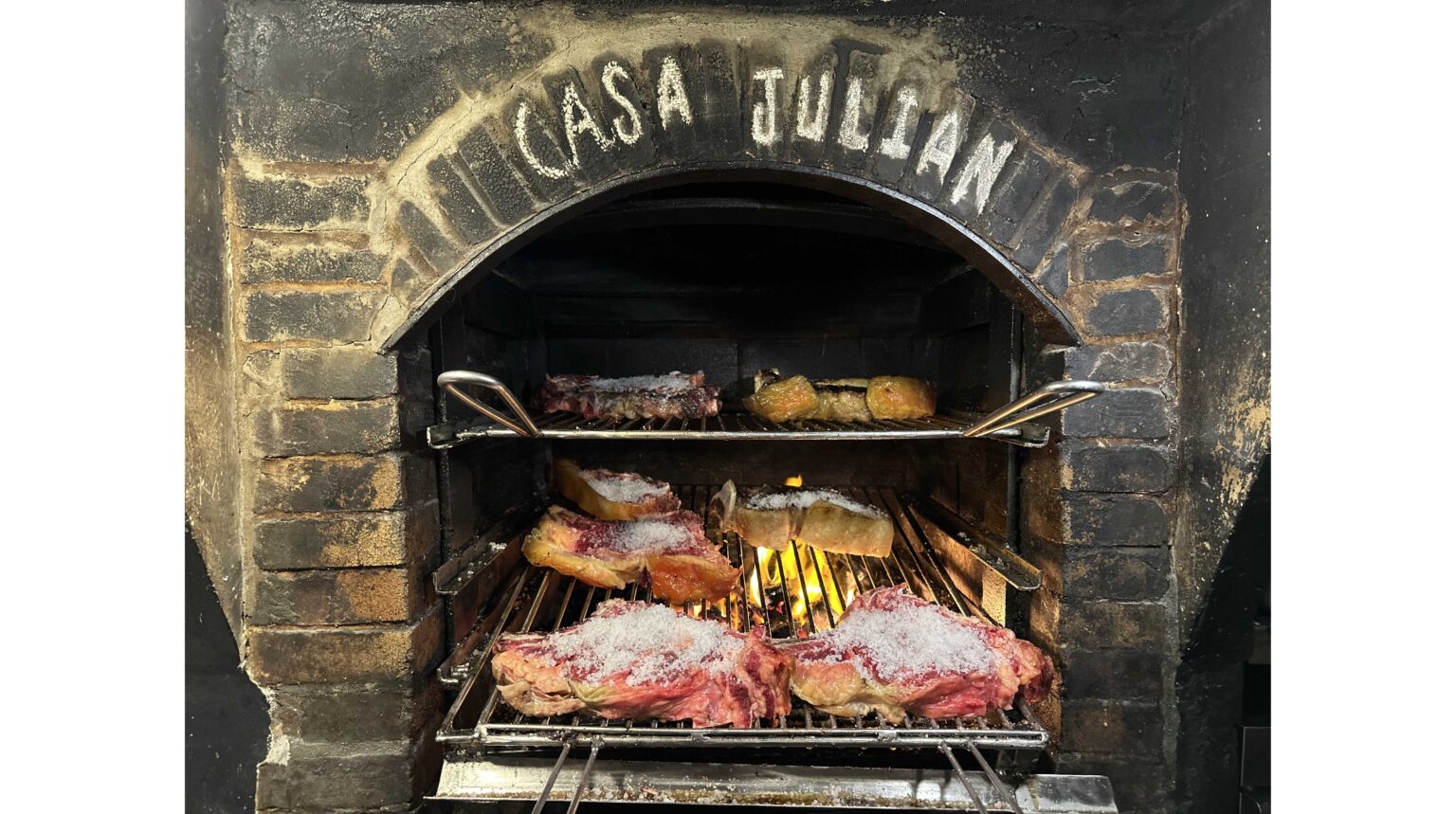 世界のフーディーが集う、スペイン“チュレタ”（骨付きステーキ）の名店「Casa Julian（カサフリアン）」今秋、東京・南青山に日本初上陸 | WDI JAPAN
