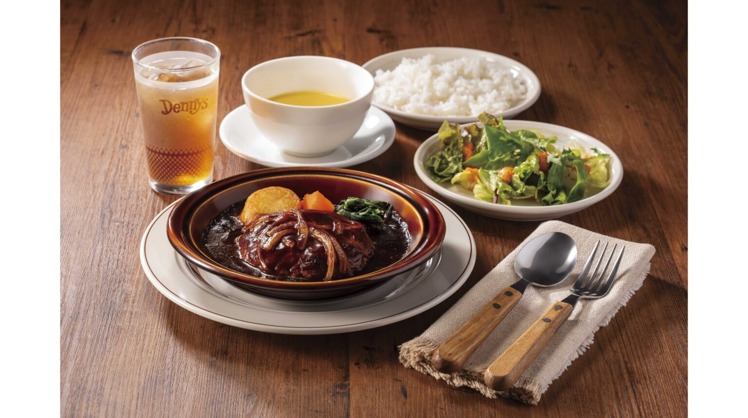 デニーズ、都市対応型店舗「新宿西口店」「赤坂駅前店」を2月に同時期オープン ~利便性を重視し快適な空間を確保、都市型ライフスタイルのニーズに応える新フォーマット~ | 株式会社デニーズジャパン デニーズ、都市対応型店舗「新宿西口店」「赤坂駅前店」を2月に同時期オープン ~利便性を重視し快適な空間を確保、都市型ライフスタイルのニーズに応える新フォーマット~ | 株式会社デニーズジャパン