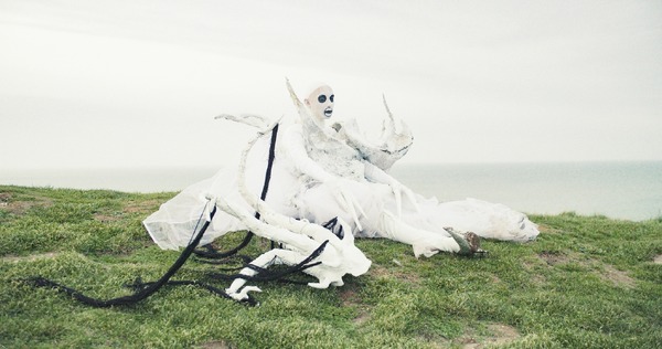 ロシアから生まれた次世代クィア・アーティスト、ジェナ・マービン登壇の『クイーンダム／誕生』来日舞台挨拶が決定！ トークショー実施 | cinemacafe.net