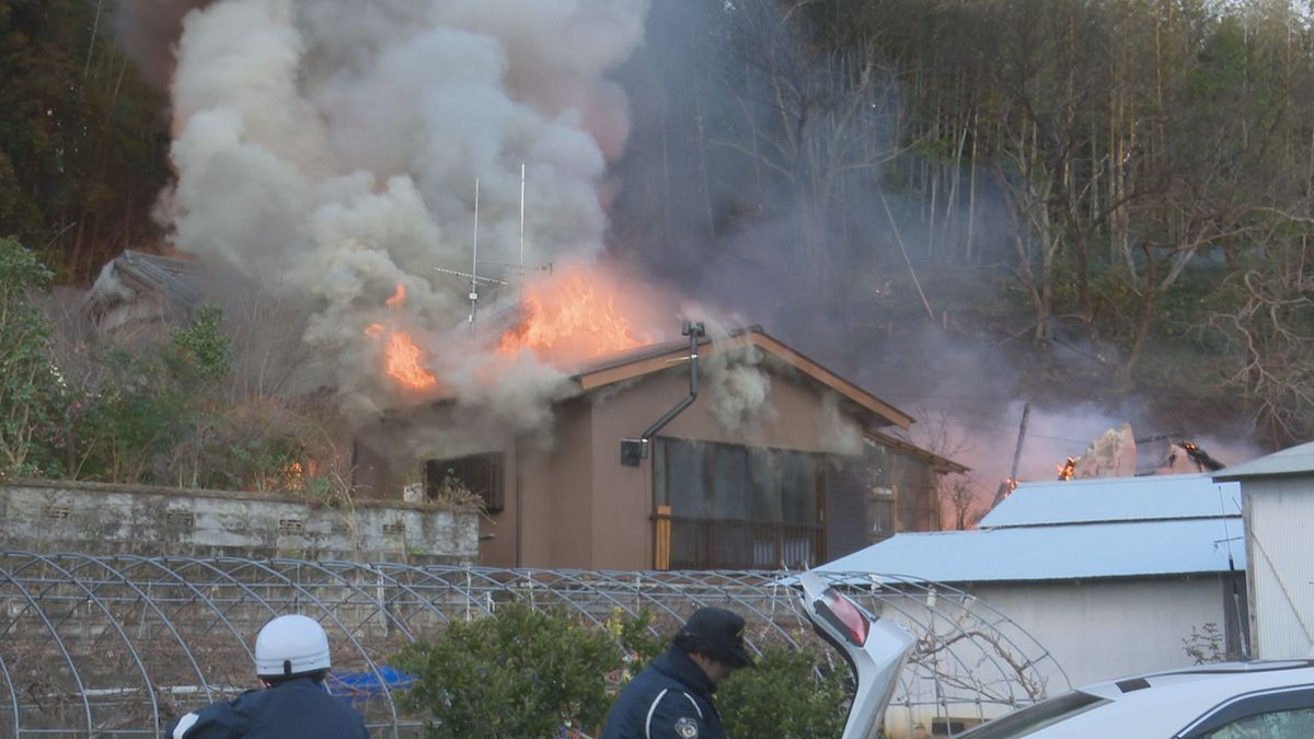 3日　四万十市で住宅3棟を焼く火事　2棟が全焼　けが人なし【高知】
