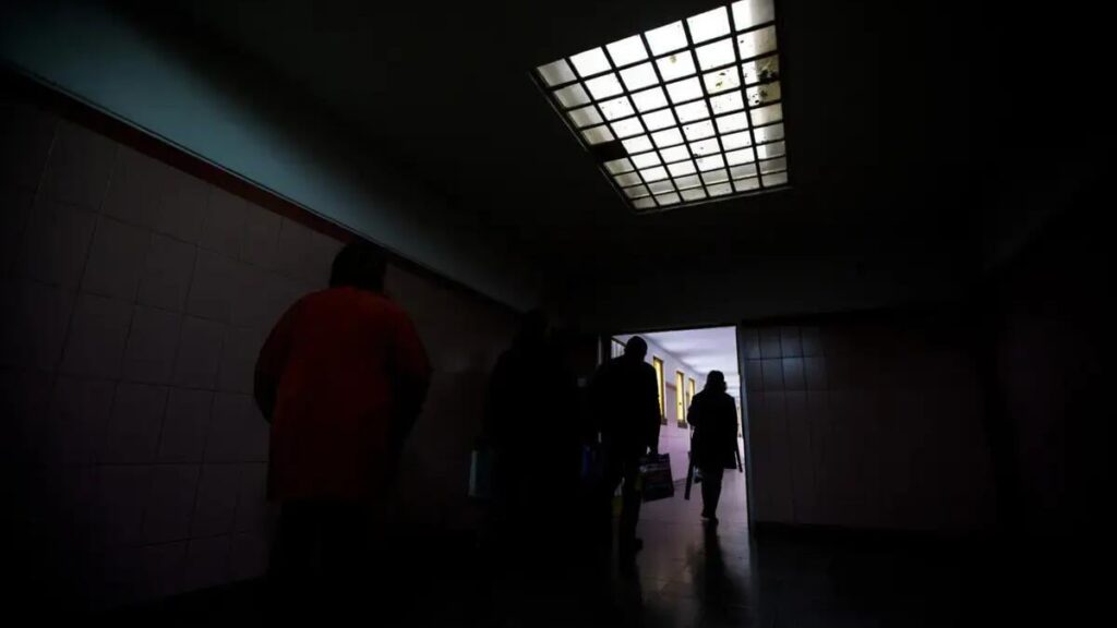 ノルテショッピングでテレビ破壊で逮捕された男、クストイアス刑務所で死亡