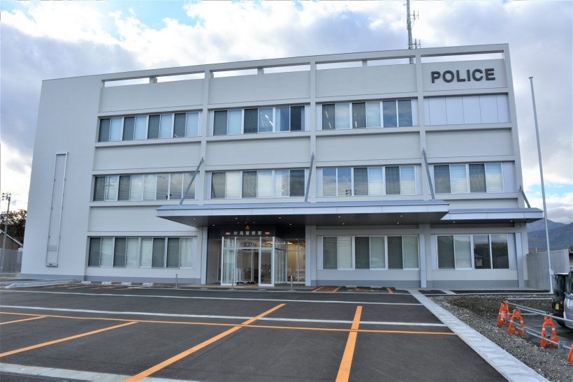 【無施錠の車を狙った犯行】妙高市の商業施設駐車場で車上ねらい 長野県在住の79歳男を逮捕 - 新潟県内のニュース｜にいがた経済新聞