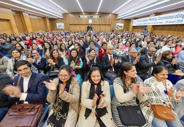 広布拡大の息吹にあふれるインド創価学会の全国幹部会（28日、BSG本部で）