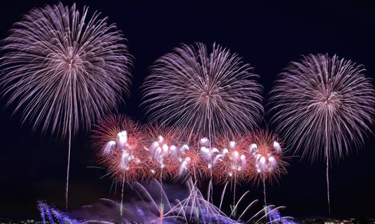 ～日本一の花火を、特別な場所で～ フォレストリゾート山の手ホテル - 秋田経済新聞