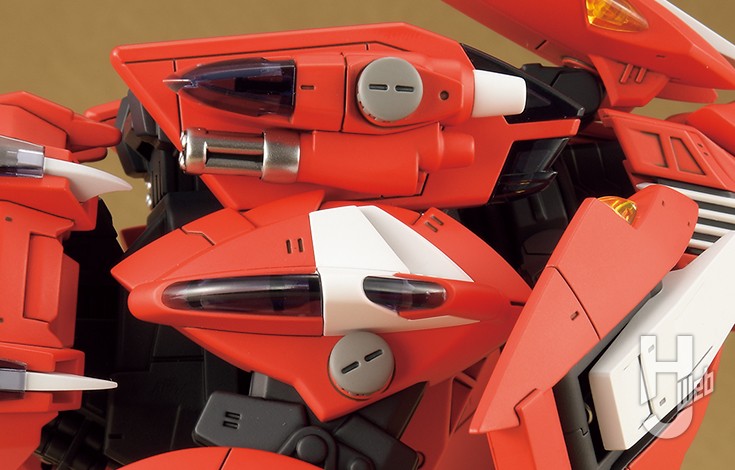 坂井晃製作「トリニティライガー」肩付近アップ