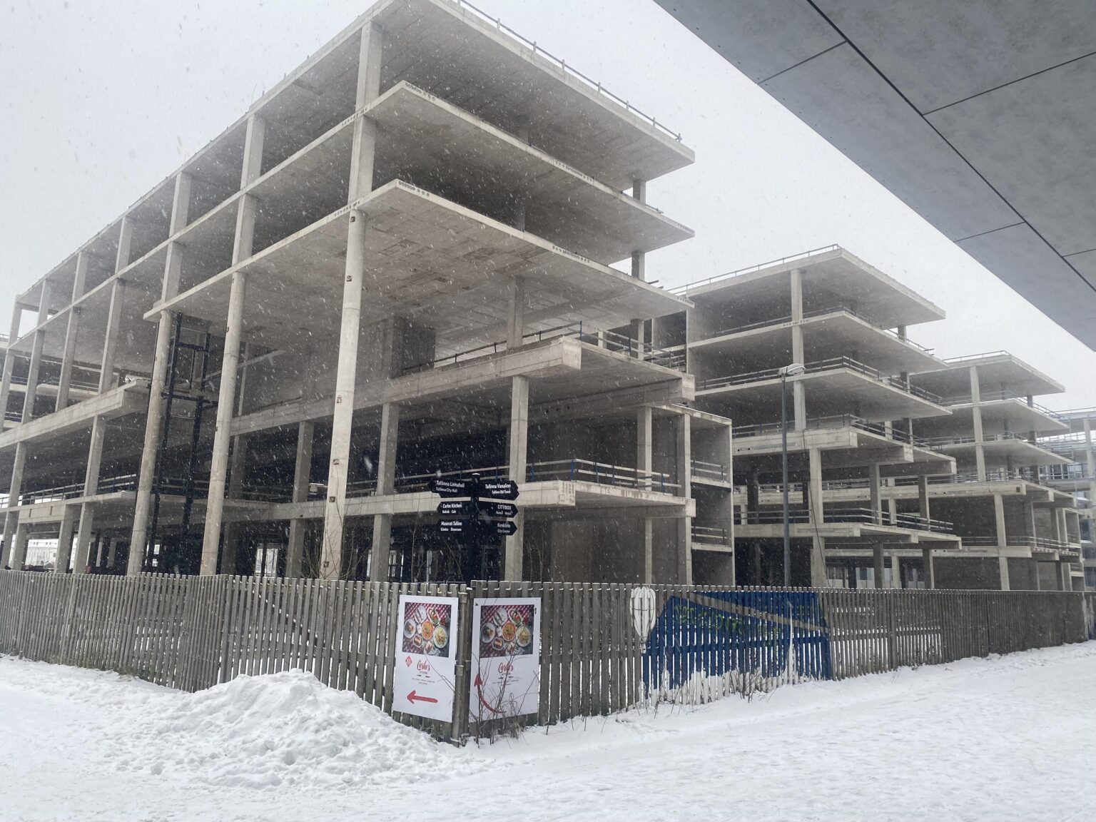 テレ。タリン港にあるこれらの建物にはどんな物語があるのでしょうか?