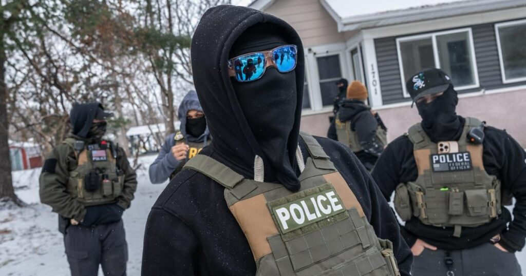 ICE、入国管理業務中に職員が司法令状なしで強制的に家に入ることができると発表：2025年メモ