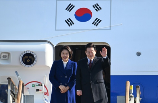 South Korea's Lee visits China, hoping to sidestep Taiwan tensions
