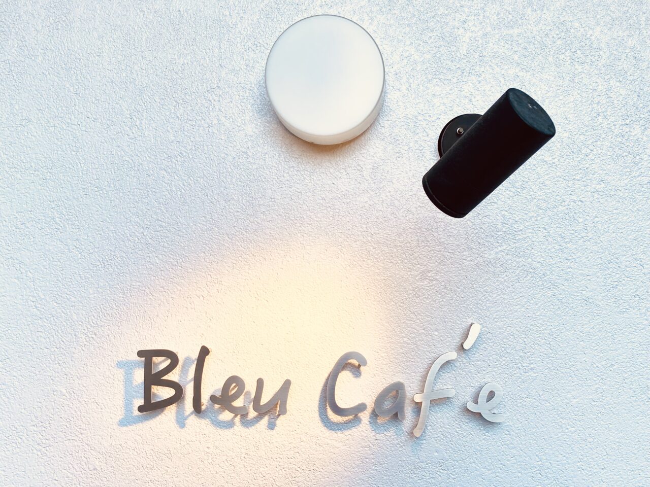 「Bleu Cafe」看板。画像提供：「阿波國上櫻城主 篠原紫雲長房」様