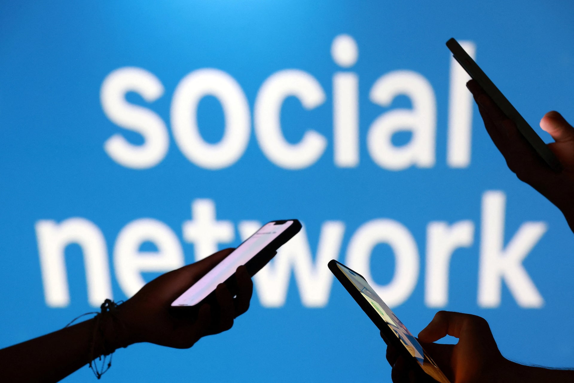 仏、9月から15歳未満のＳＮＳ禁止目指す＝報道