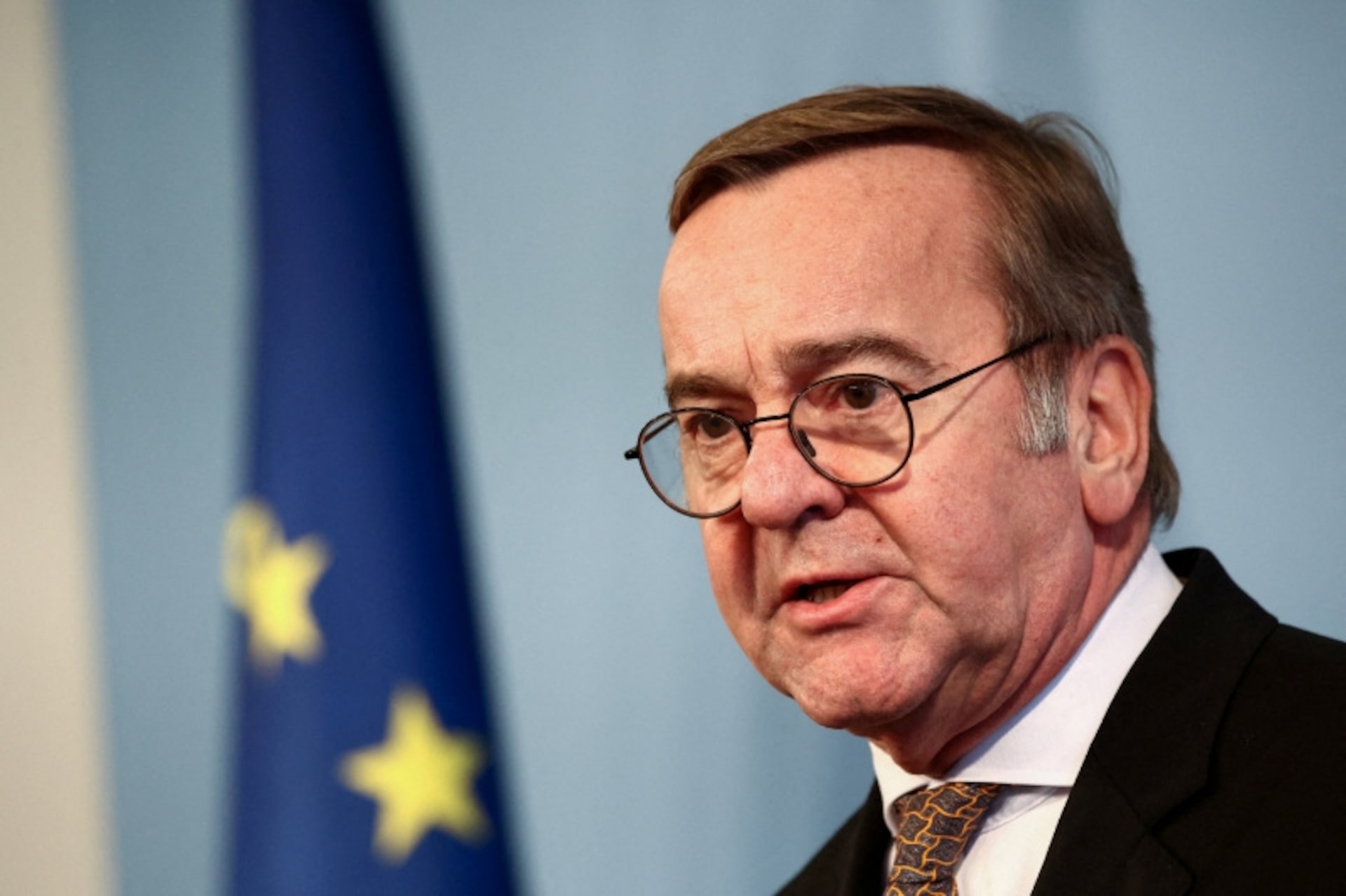 独国防相、トランプ氏に謝罪要求　アフガン紛争巡る発言で