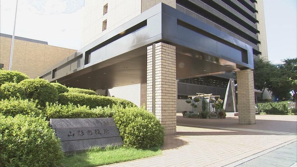 「包丁を持ちうろついている」刃物を持った不審者が施設に！？ 実はシャベルで融雪剤をまいていた…山形市の中心部が”見間違い”通報で一時騒然