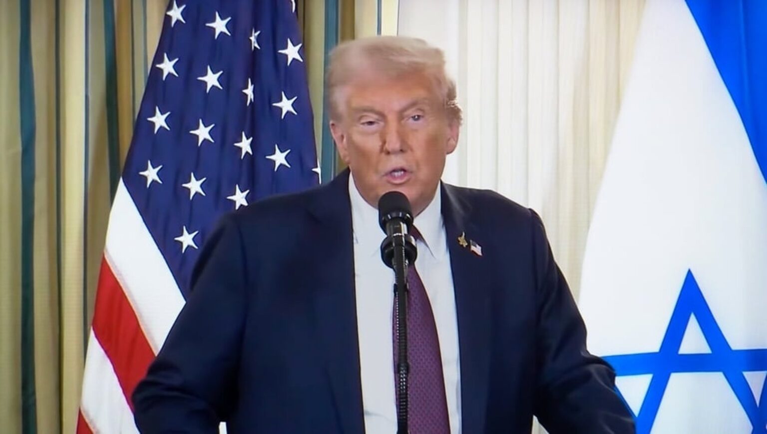 トランプ、米カナダ間の亀裂が深まる中でカーニーに対する「平和の協議」の招待を取り消す - Benzinga Japan