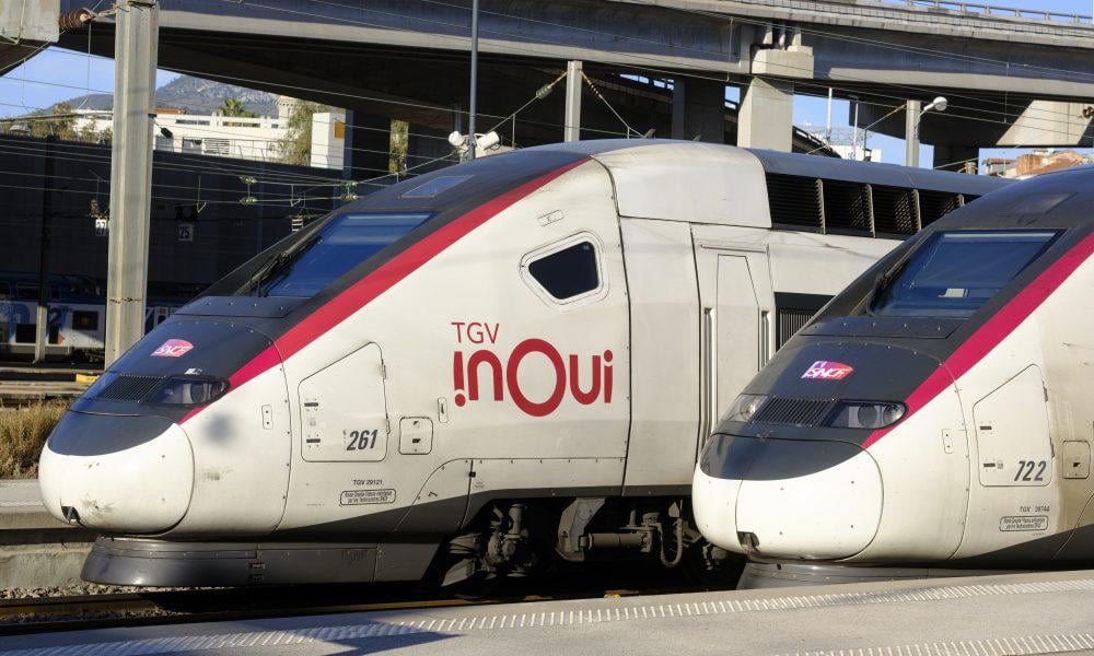 電話会議でフランス国民の76％が上部フレームのないSNCFワゴンの製作に賛成