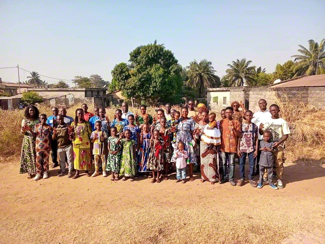 トーゴの同志が師弟の誓いに燃えて。新年勤行会から歓喜の出発を切った（1日、カラで）