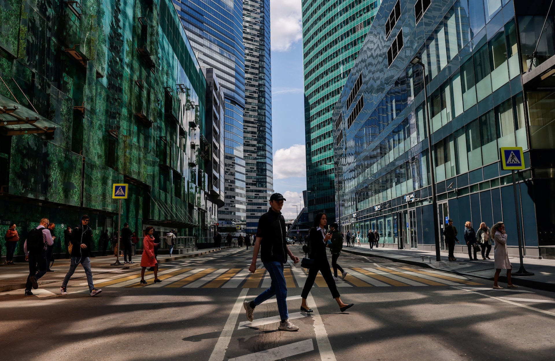 IMF、今年のロシア成長率予想を0.8%に下方修正