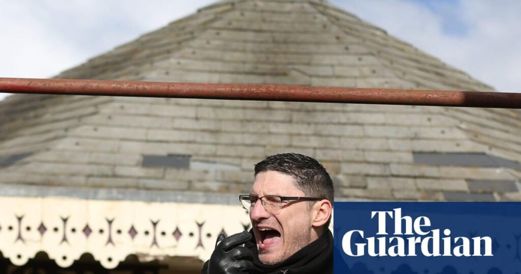 英国の指導的極右活動家がロシアの過激な民族主義イベントで講演