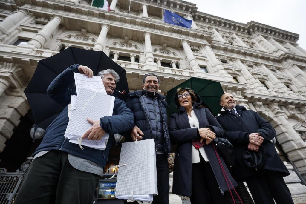 司法を巡る国民投票の日程変更を求める訴えは却下された