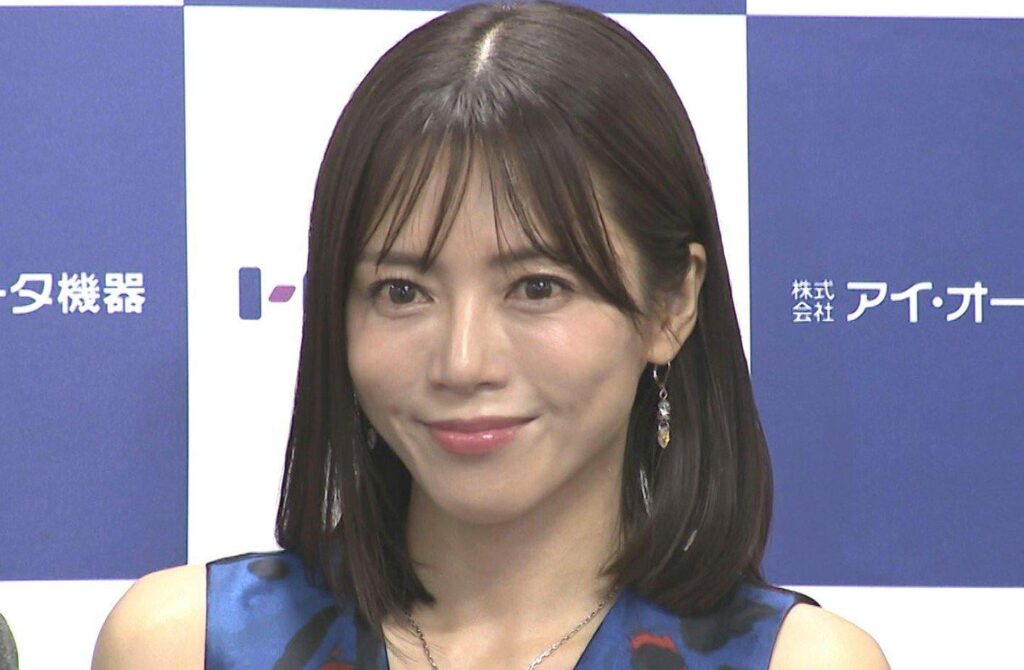 【 釈由美子 】 「小さいおじさんがスマホを全身でスワイプしてて」 不思議エピソードに報道陣困惑