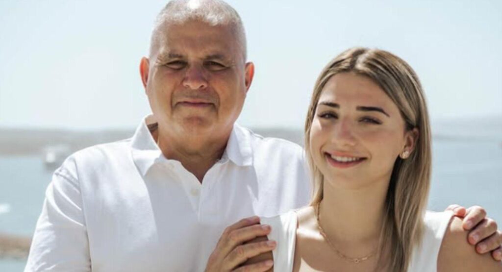 大臣の娘が国営航空会社の取締役に任命