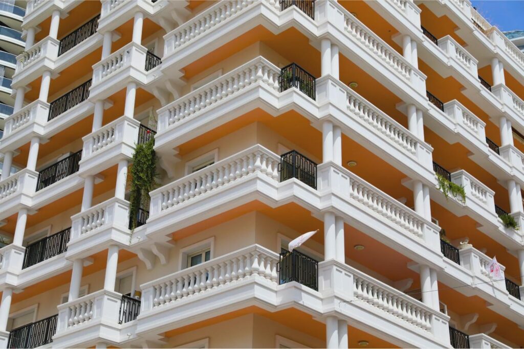 モナコのアトランティス：厳重な秘密か、それとも贅沢への浸りか？ 🌊