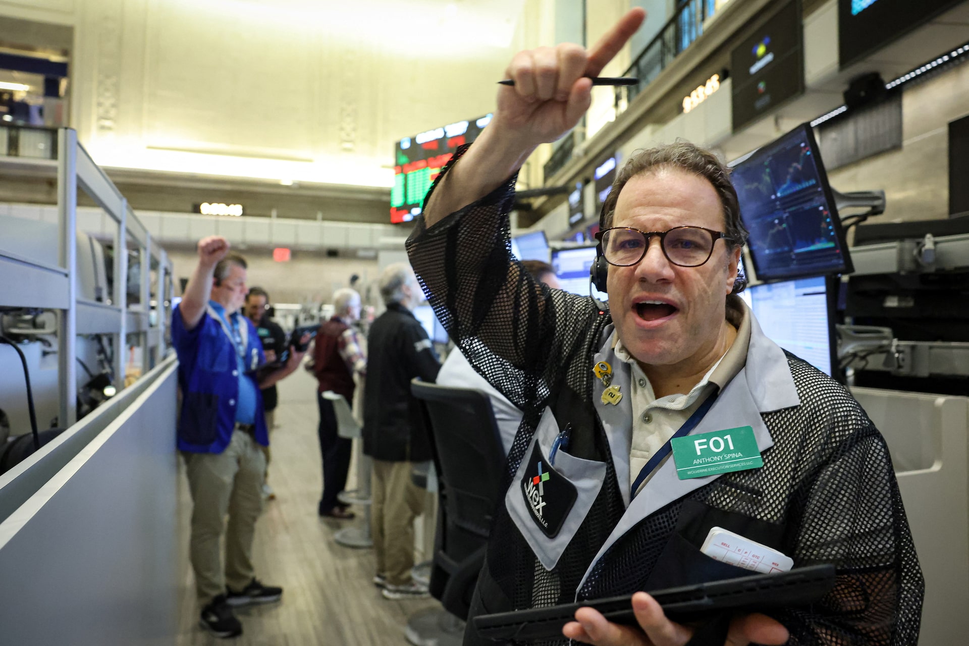 米国株式市場＝Ｓ＆Ｐ５００反落、金融株に売り　ＡＩ関連は高い