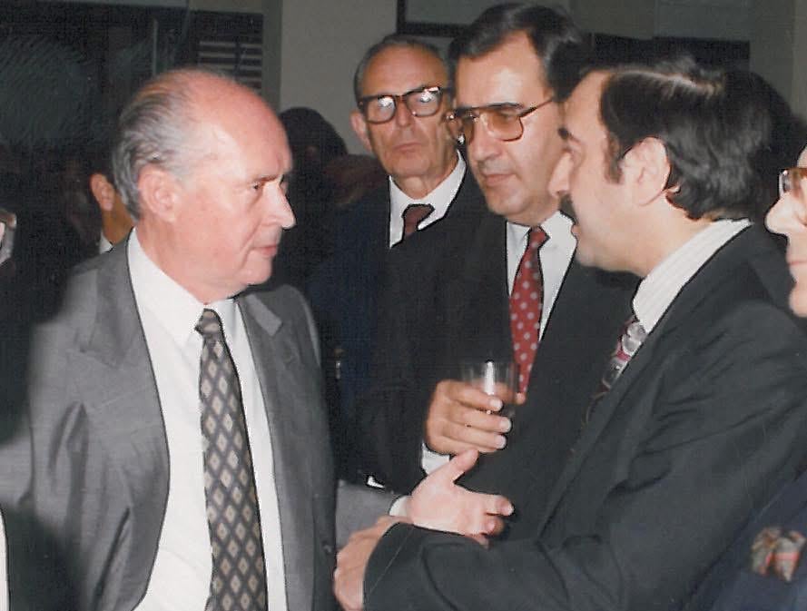 エルシン・タタール氏とムスタファ・アキンチ氏は水曜日、1988年から1993年まで大統領を務めたジョージ・ヴァシリュー氏の死去を受けて哀悼の意を表した。