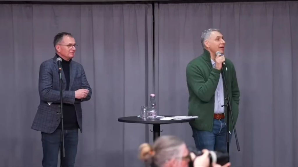 ジョージェスでヤノシュ・ラザールに立ち向かうCG-NYの男