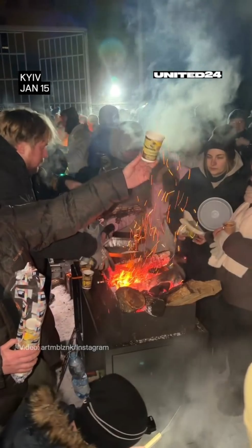 ロシアはウクライナ人の降伏を期待して、ウクライナの熱、水、ガスを破壊している。一方、ウクライナ人はこう言った。