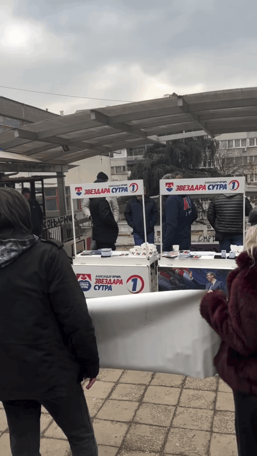 コンジャルニクのスタンドでSNSがトンプソンを釈放