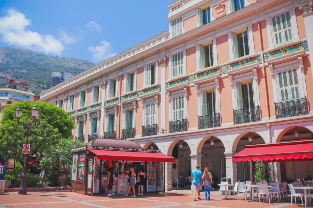 モナコのメゾン ヴァレンティーナ: もしラ コンダミーヌが次元を変えたらどうなるでしょうか? ✨