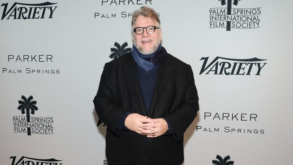 ギレルモ・デル・トロ「芸術は重要ではない」という発言は「常にファシズムへの序曲」