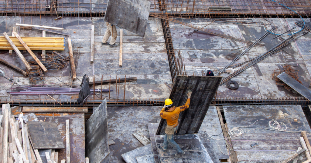 New Zealand: Filipino migrant worker allegedly charged $16,000 in recruitment fees, subjected to contract substitution, irregular work & overcrowded housing in Auckland