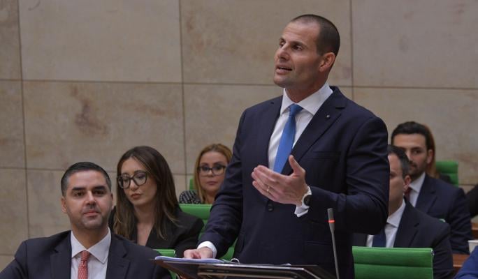 マルタ、トランプ大統領の平和委員会への招待を検討中、首相が議会に発言