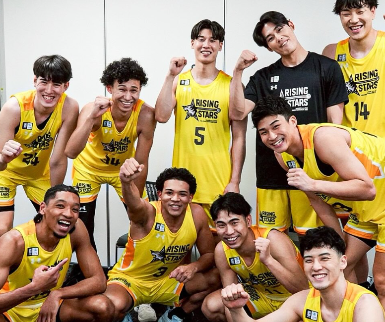 渡邉伶音が投稿したBリーグオールスター集合写真が話題 | 話題の投稿 | スポーツブル (スポブル)